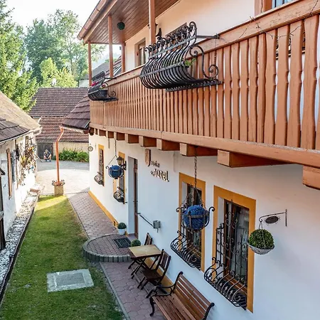 Aurel Guest house